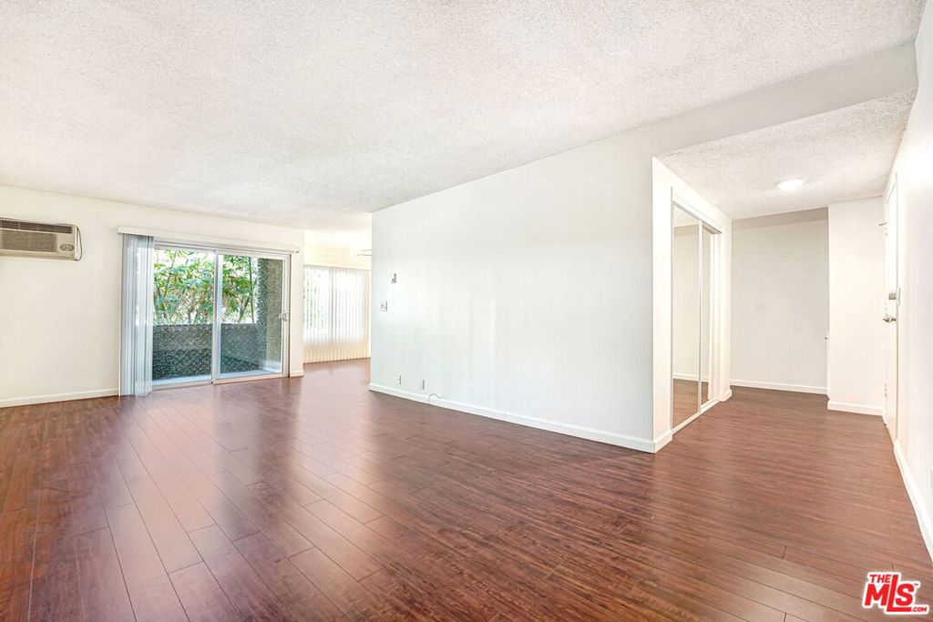 919 N N Alfred Street Unit 203 — photo