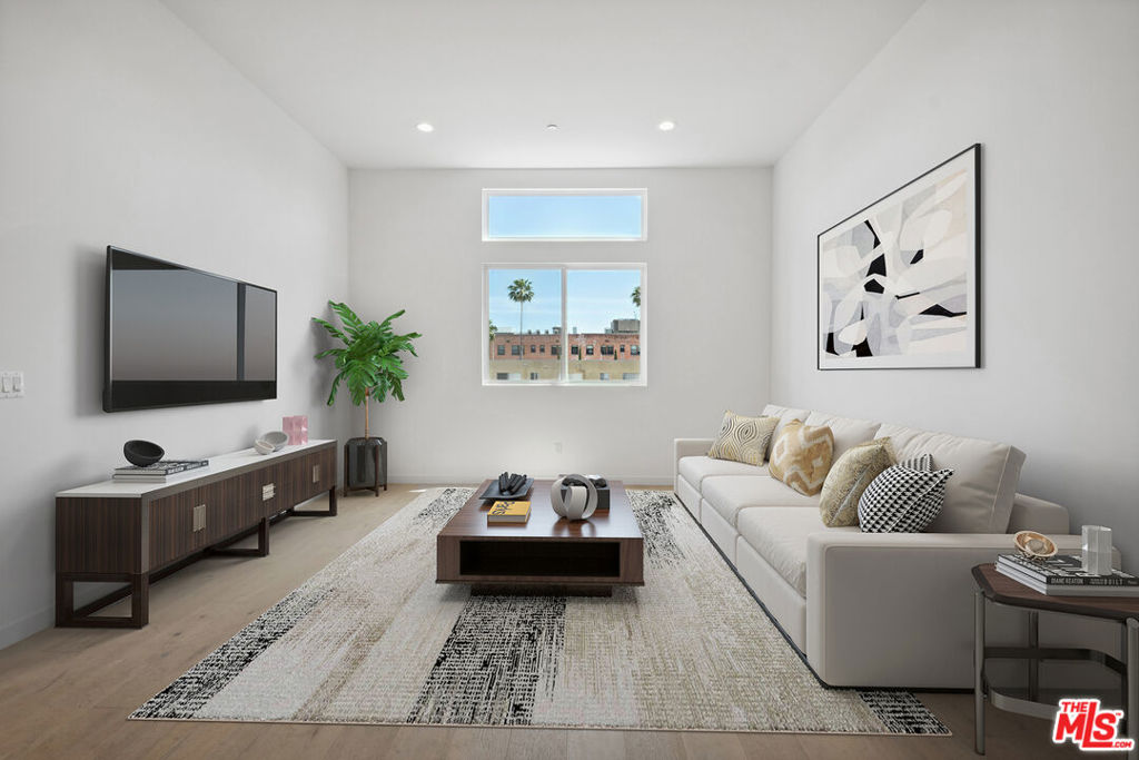 1746 Garfield Place Unit 302 — photo