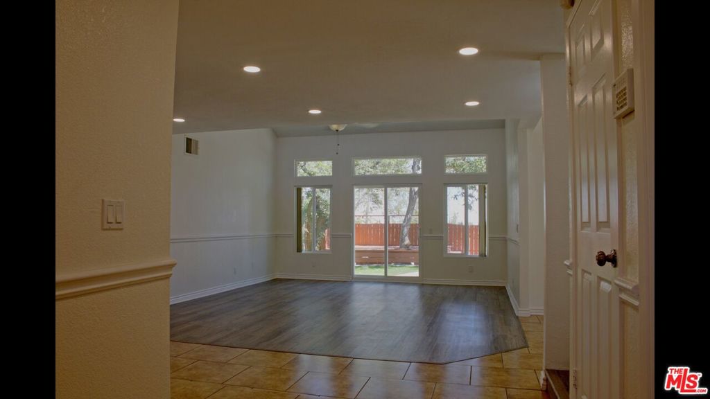 38342 W 5th Place — photo