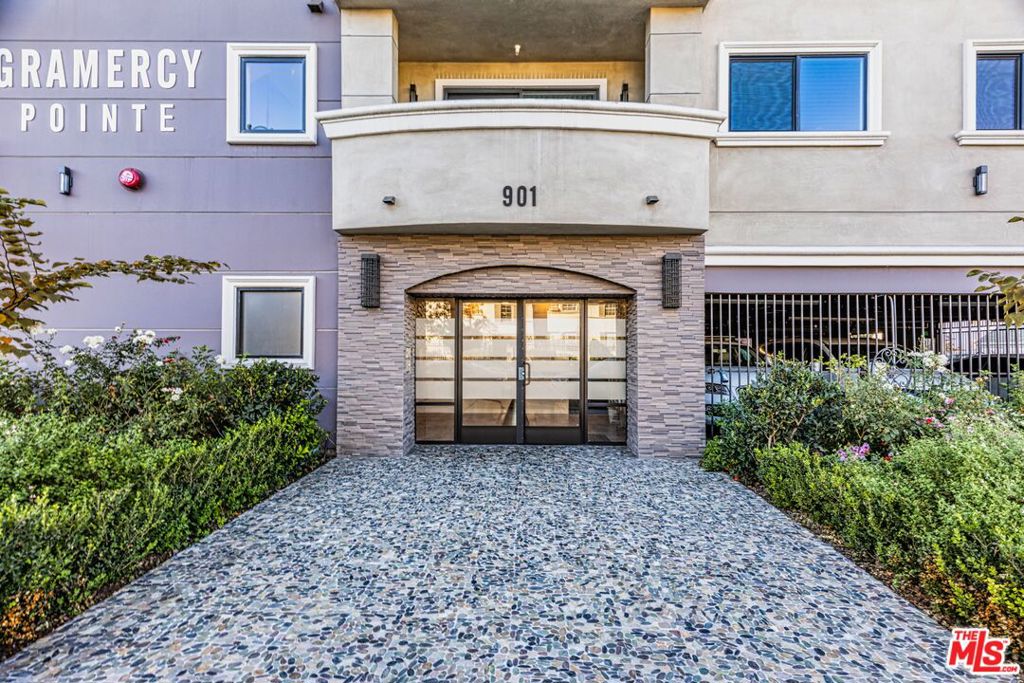 901 S Gramercy Drive 202 — photo