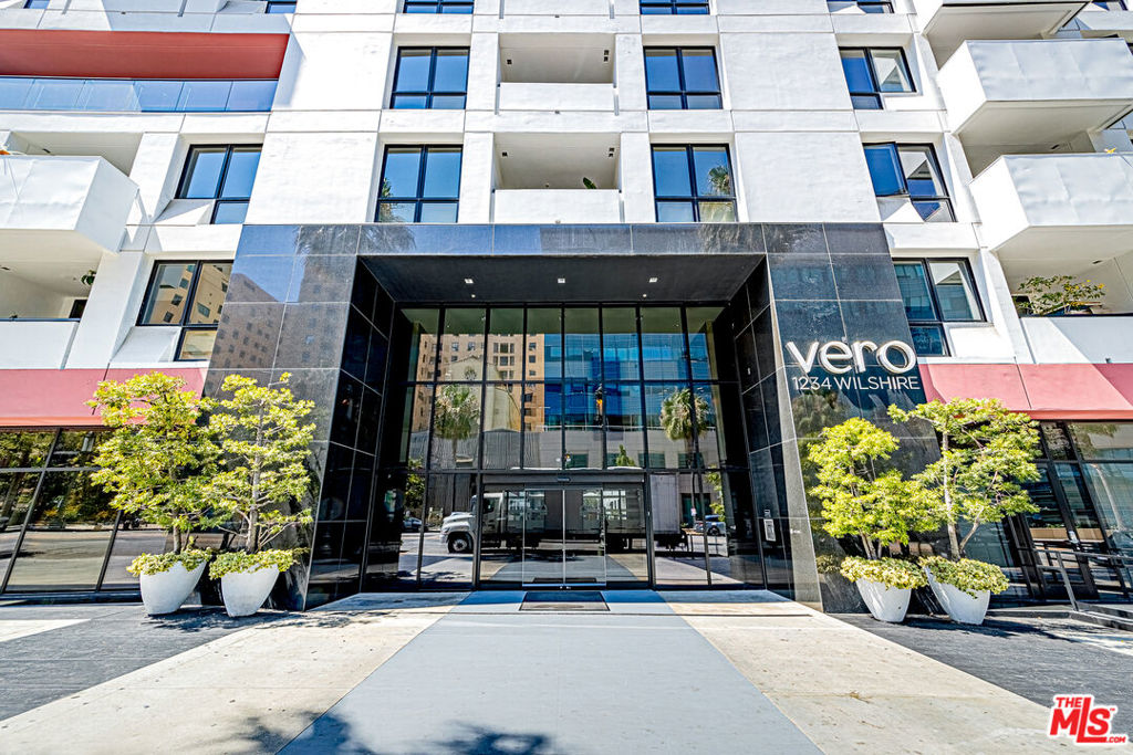 1234 Wilshire Boulevard Unit 321 — photo