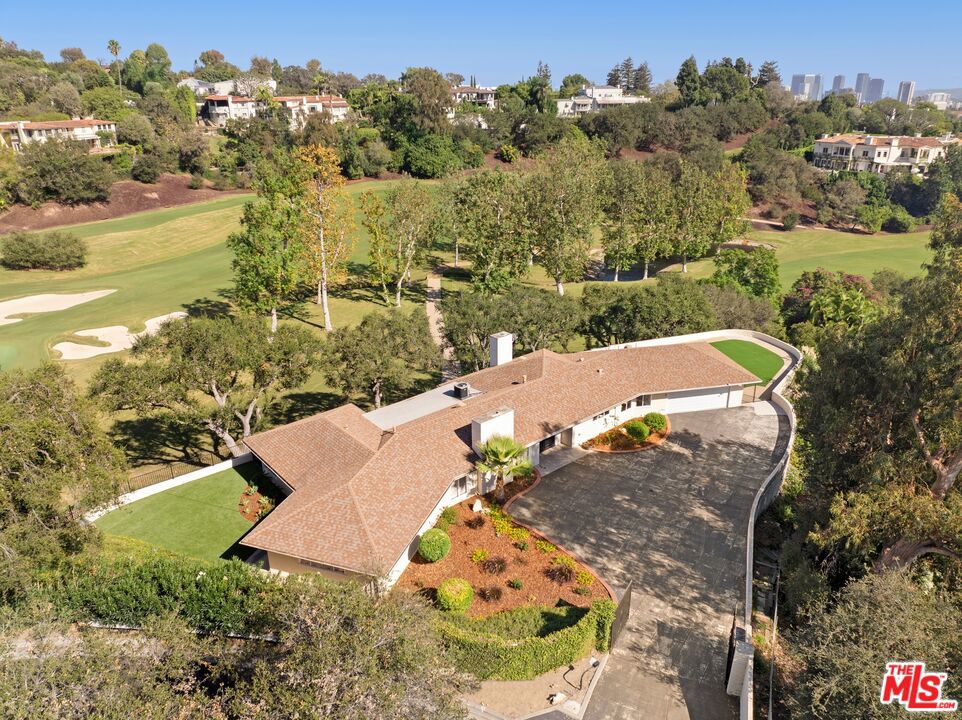 10985 Bellagio Road — photo
