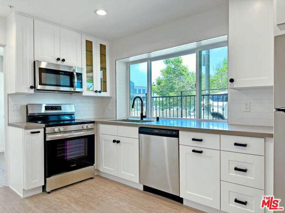 10560 Santa Monica 100 — photo