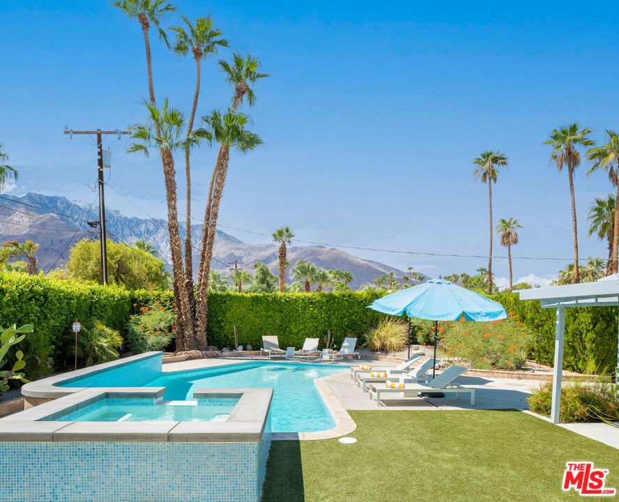 475 E Desert Willow Circle — photo