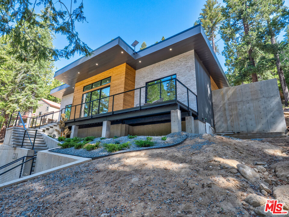 7175 Yosemite Park Way — photo