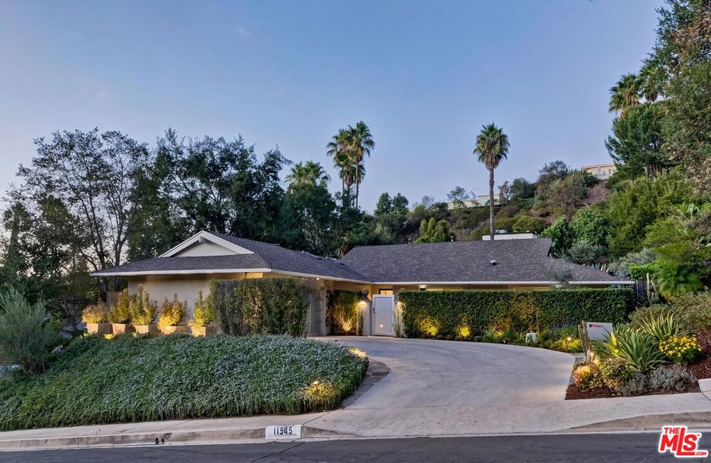 11545 Dona Cecilia Drive — photo