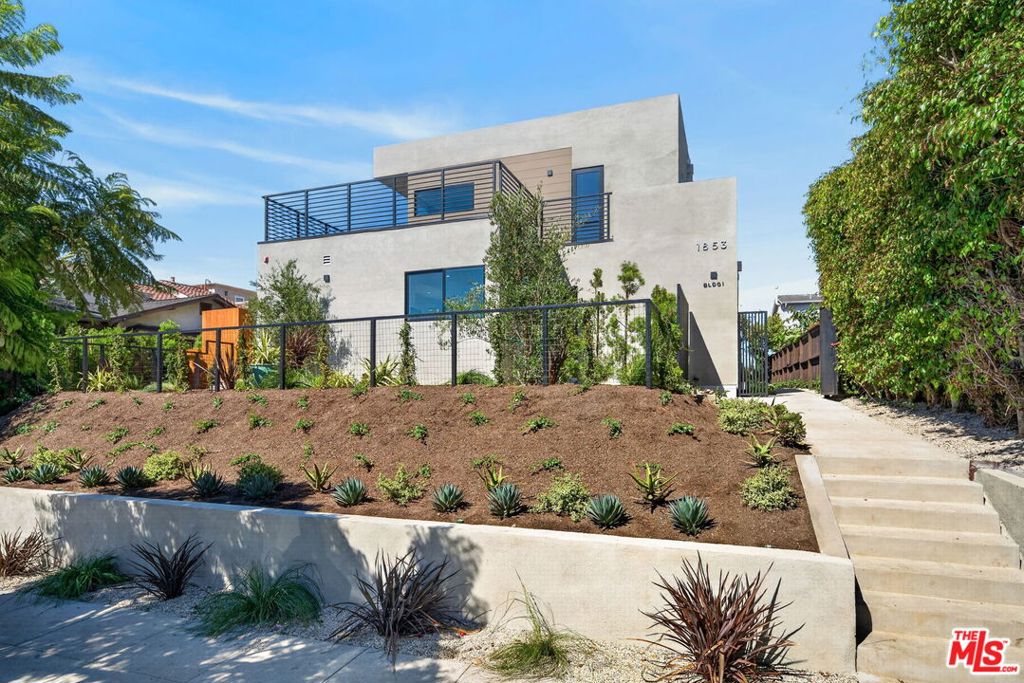 1853 12th Street C — photo