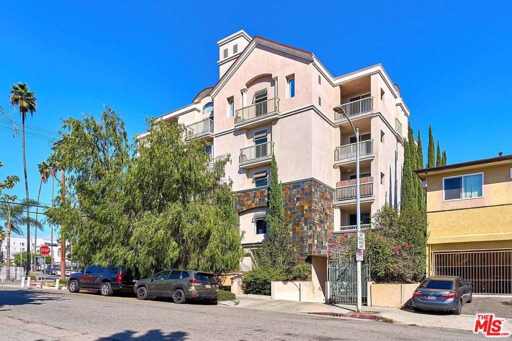 3140 San Marino Street Unit 301 — photo