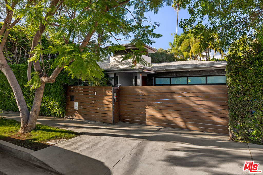 13911 Milbank Street — photo