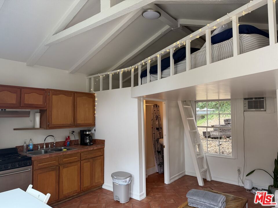 360 N Topanga Canyon Boulevard 2 — photo
