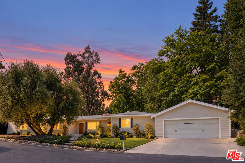 4901 Palo Drive — photo