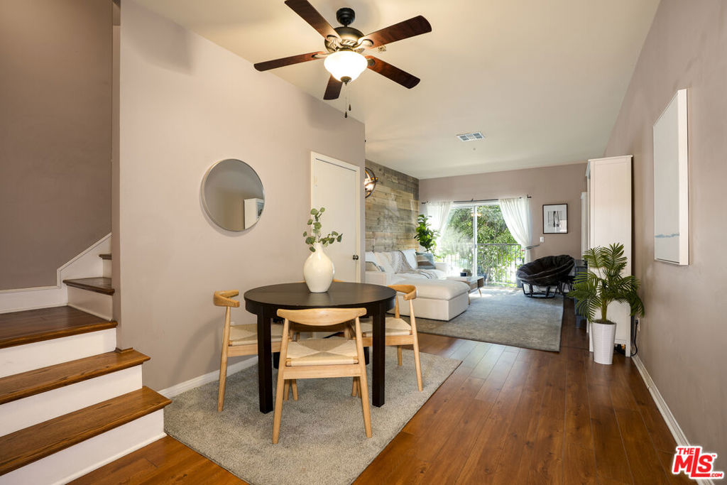 6525 Woodman Avenue Unit 2 — photo
