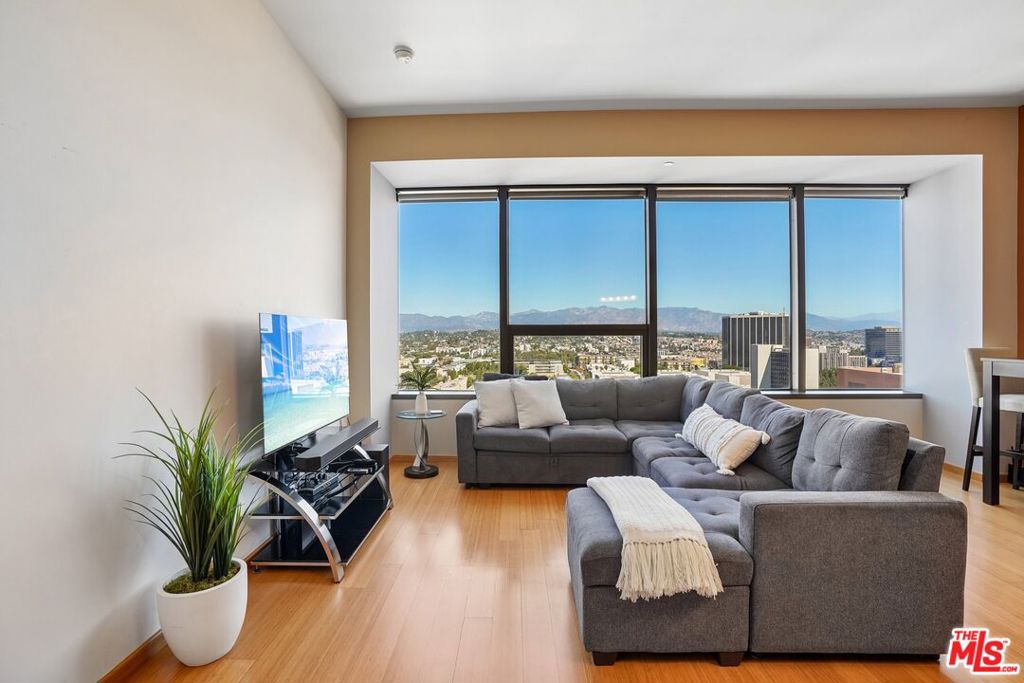 1100 Wilshire Boulevard Unit 2105 — photo