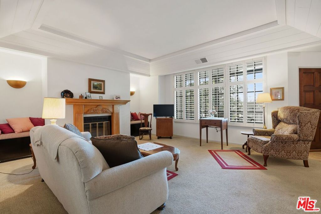 10866 Rose Avenue Unit 203 — photo