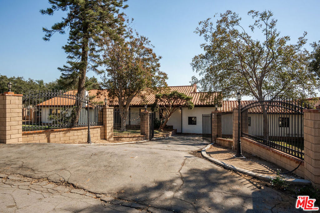 1006 W Milton Drive — photo