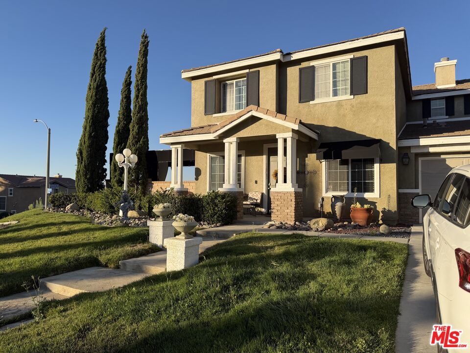 2409 Foxglove Court — photo