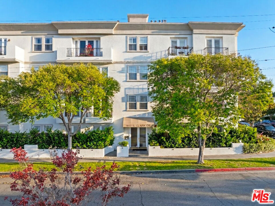 1100 S Clark Drive Unit 201 — photo