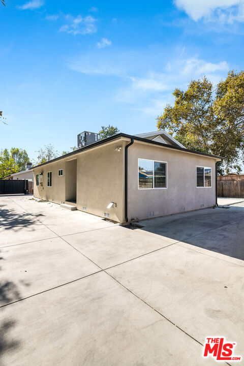 19218 Lanark, Reseda, CA 91335 — photo 3