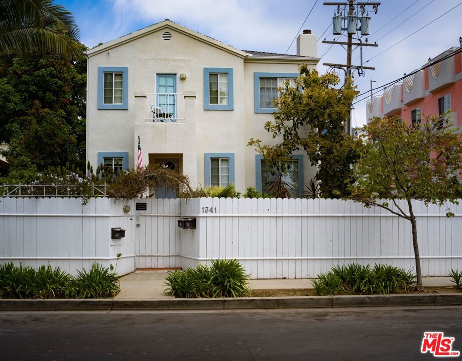1341 Stanford Street Unit B — photo