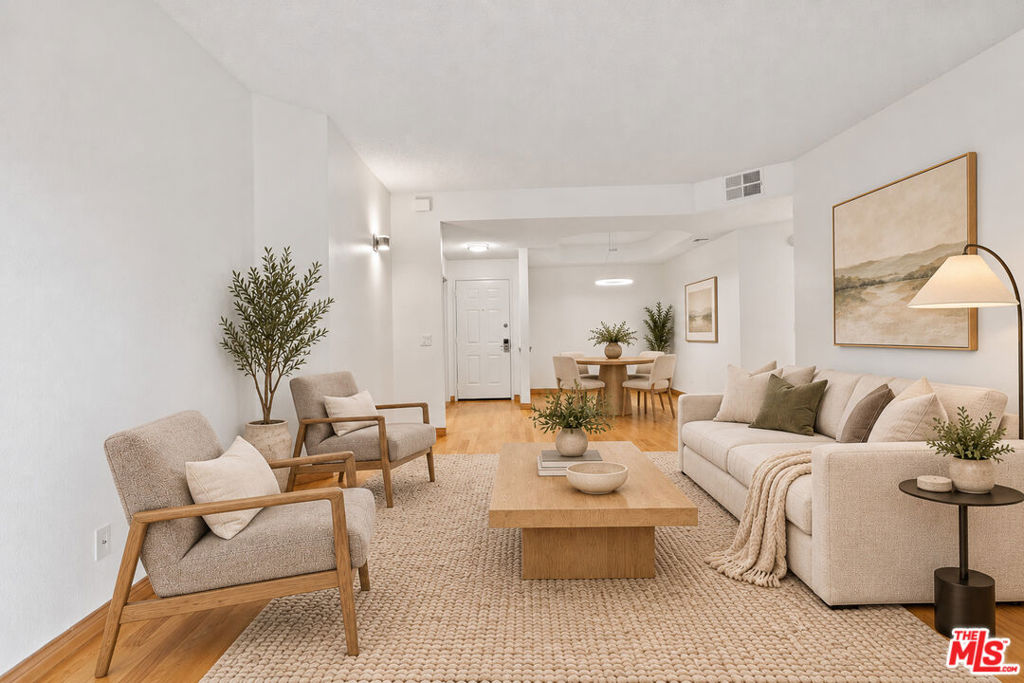 5420 Sylmar Avenue Unit 222 — photo