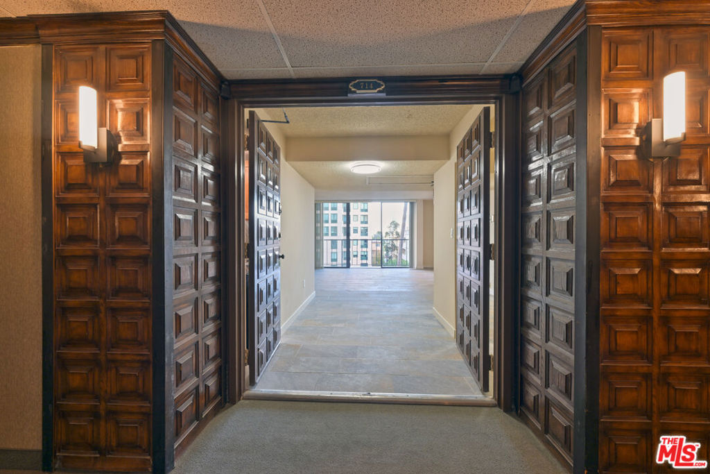10535 Wilshire Boulevard Unit 714 — photo