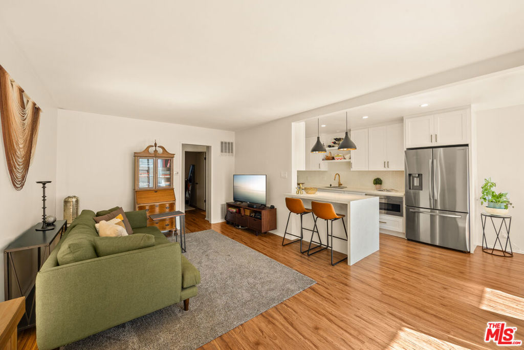 2621 Centinela Avenue Unit 17 — photo