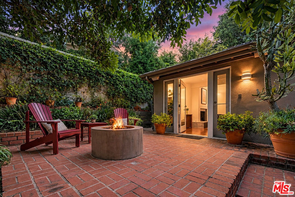 8513 Walnut Drive — photo