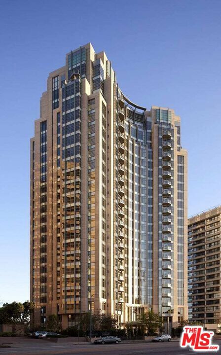 10776 Wilshire Boulevard Unit 301 — photo