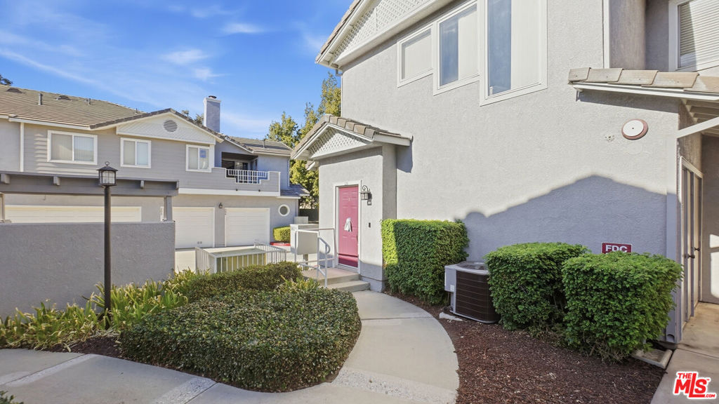 6631 Laurelton Lane Unit 204 — photo