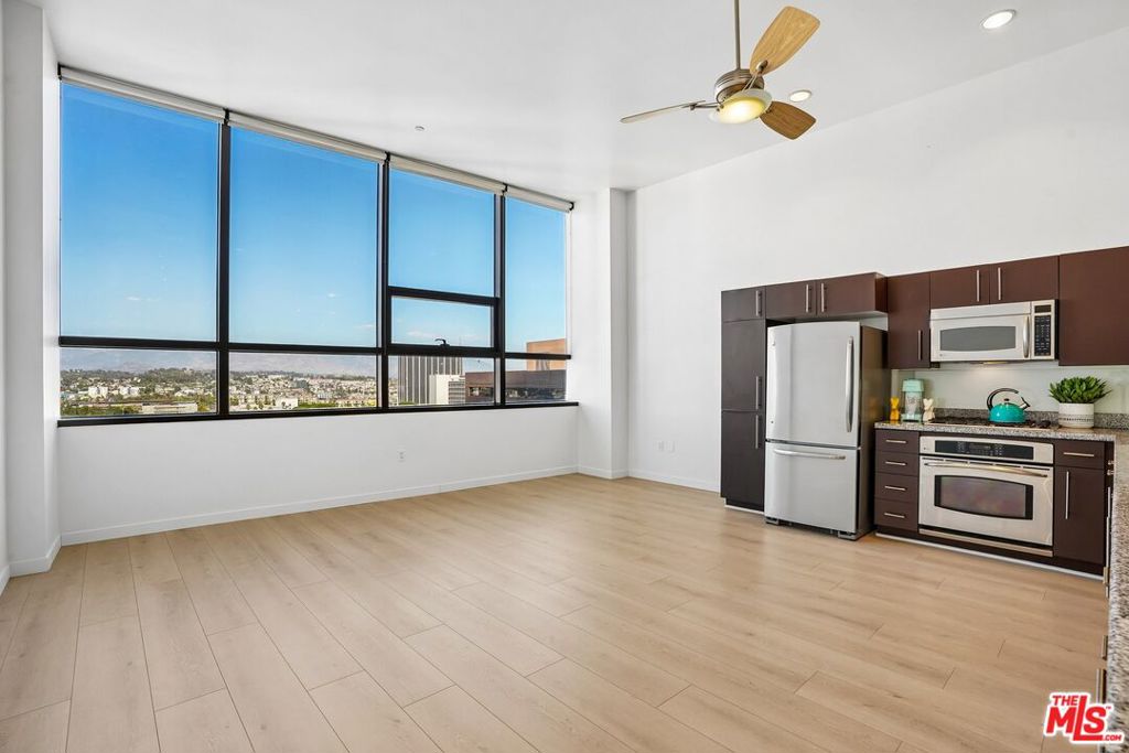 1100 Wilshire Boulevard Unit 1804 — photo