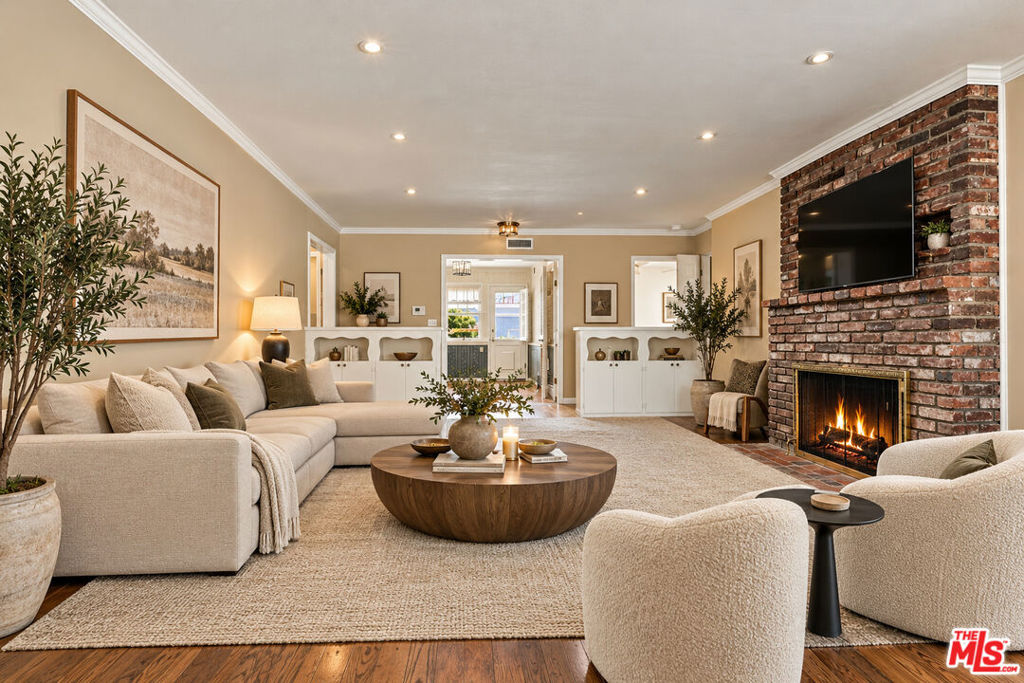 9801 Cabanas Avenue, Tujunga, CA 91042 — photo 2