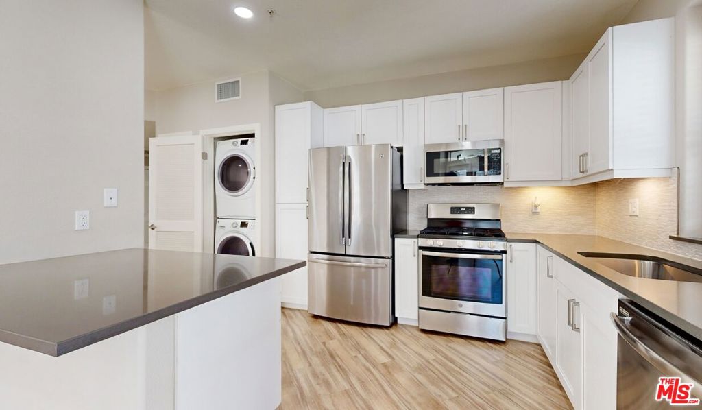 6240 W 3rd Street Unit 1-206 — photo