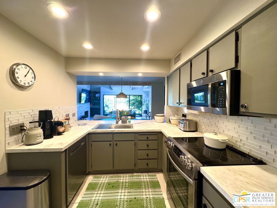 426 Forest Hills Drive — photo