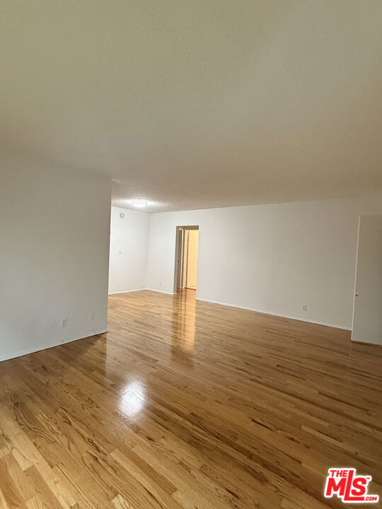 14930 Magnolia Boulevard Unit 1 — photo