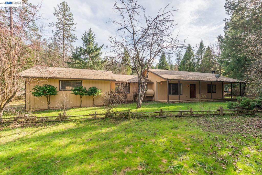 376 Mountain View Dr. — photo
