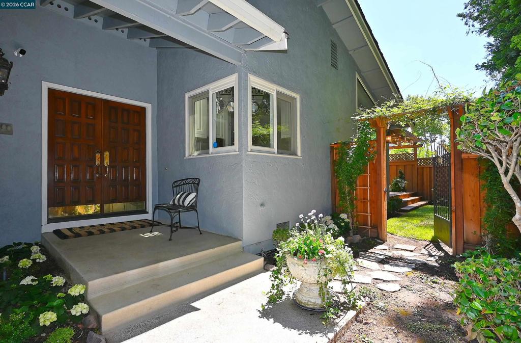 131 Shoshone Court — photo