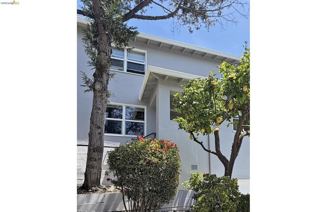 1825 Highland Pl 1821 — photo