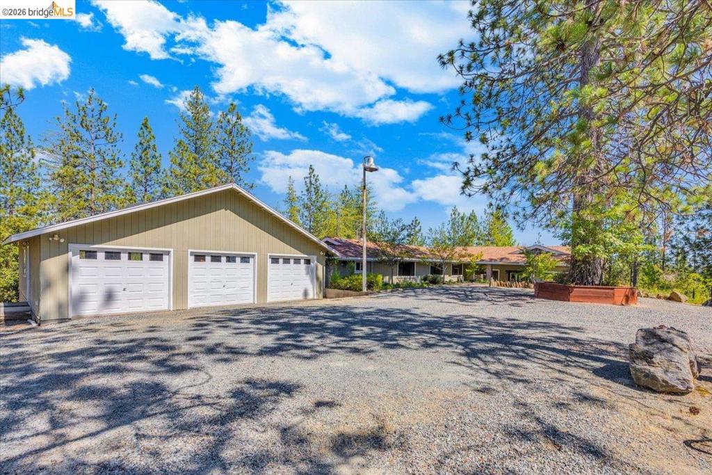 10421 Dexter Ln — photo