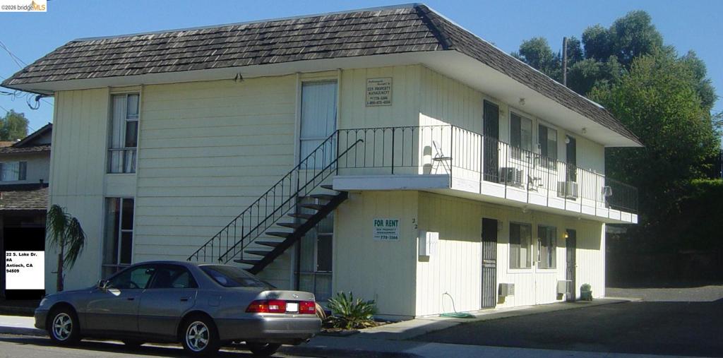 22 South Lake Drive — photo