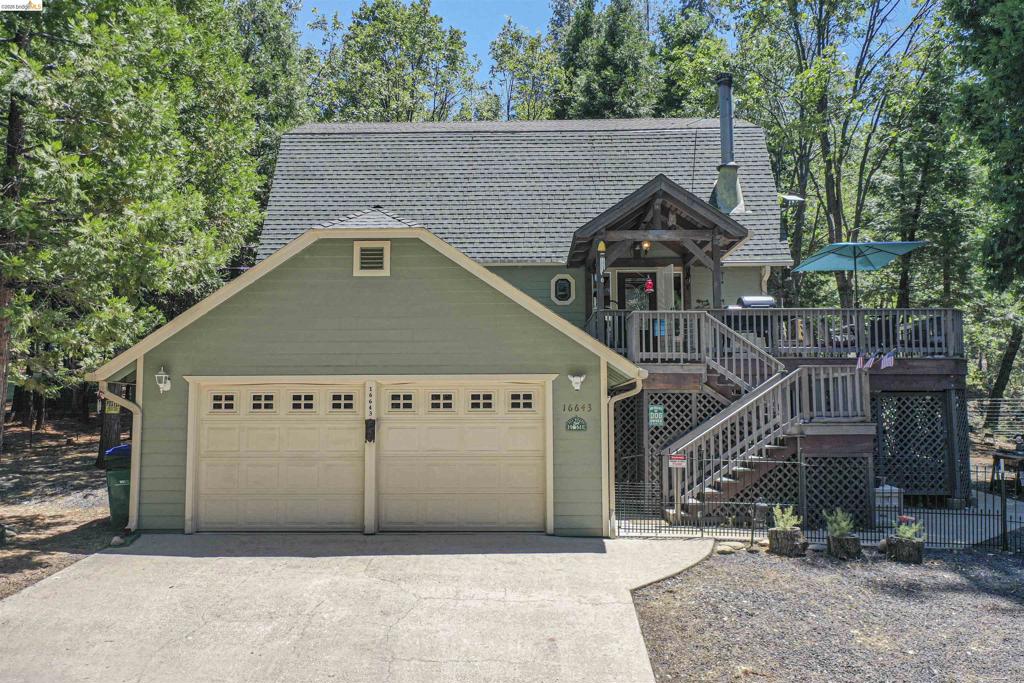 16643 Saddle Ct — photo