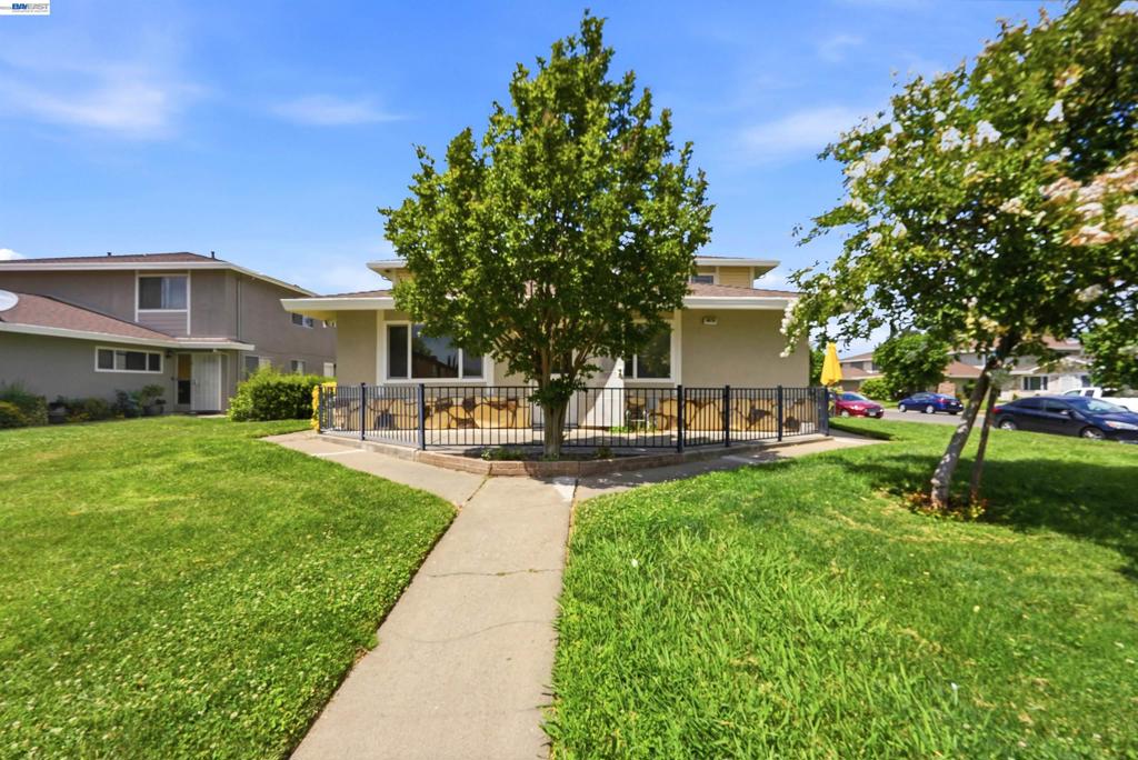 9079 Pinata Way Unit 1 — photo