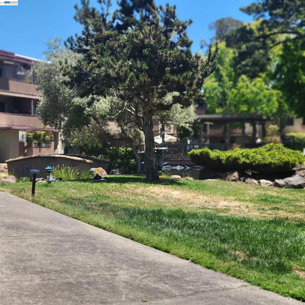 1321 Webster St — photo