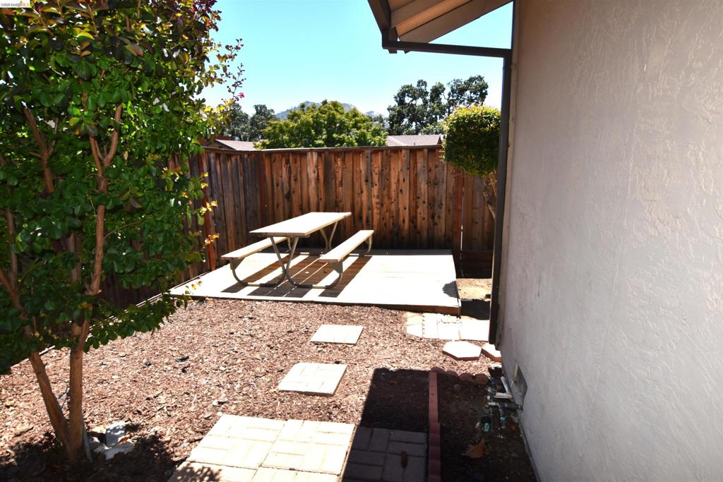 5551 Guadalupe Ct — photo