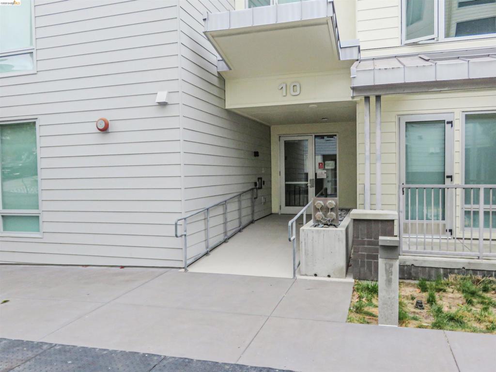 10 Innes Ct 307 — photo