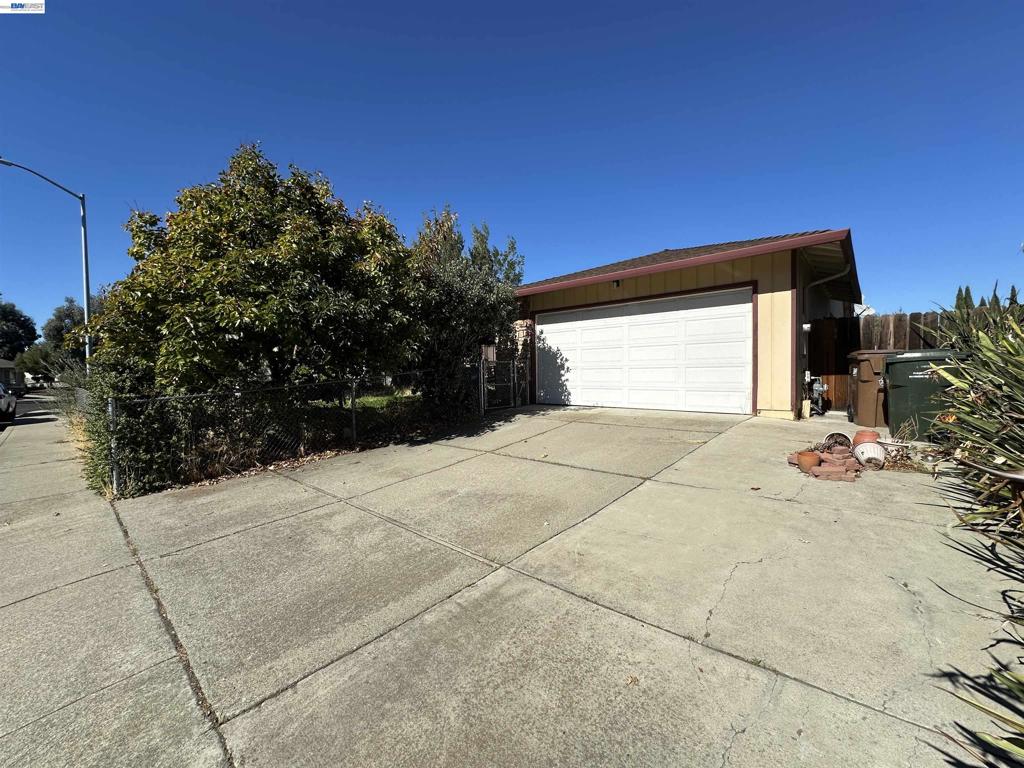 1988 Calaveras Dr — photo