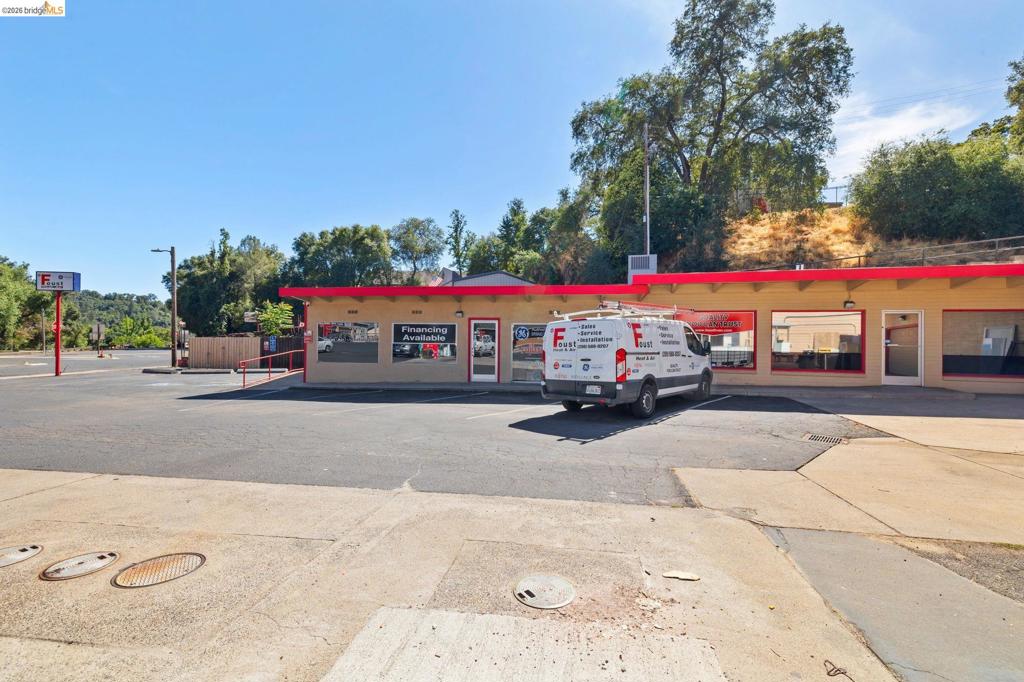 358 W Stockton — photo