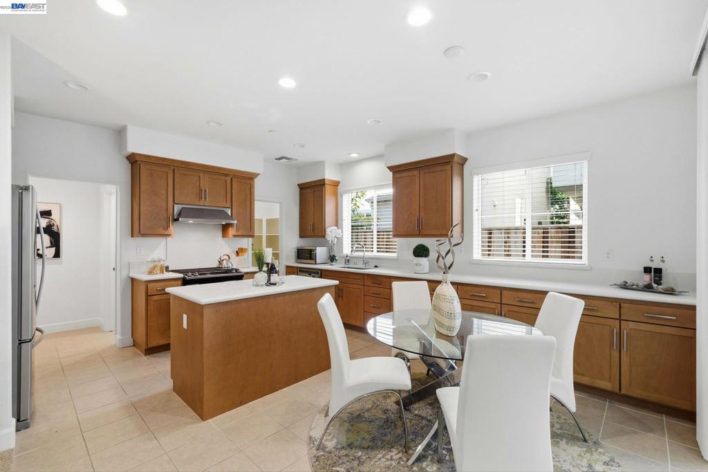 8553 Schooner Way — photo