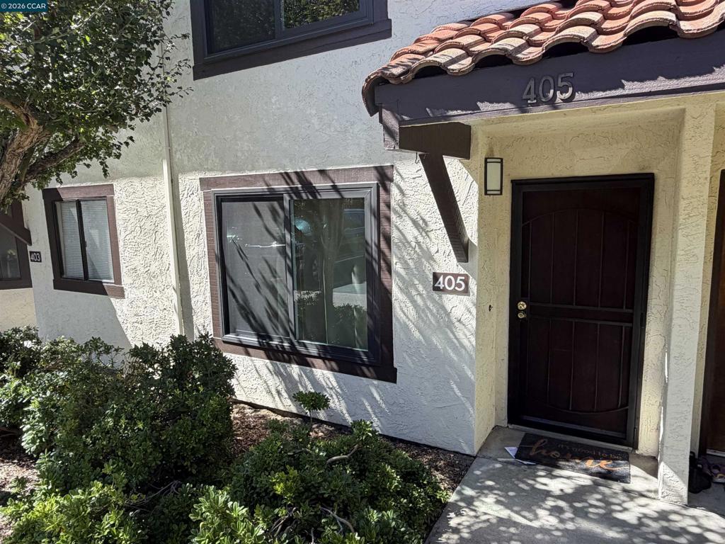 405 Del Valle Cir — photo