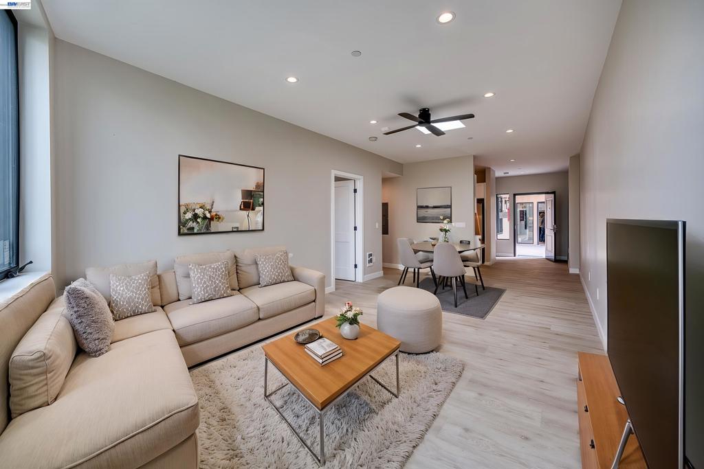 4202 Telegraph Ave — photo