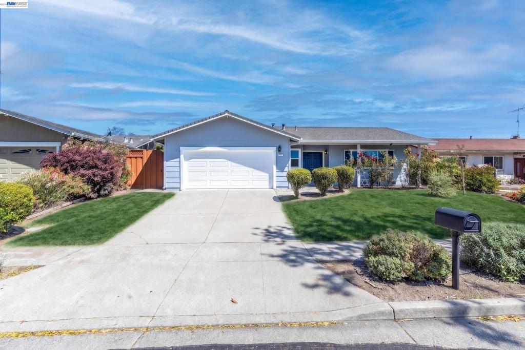 38475 Jacaranda Dr — photo